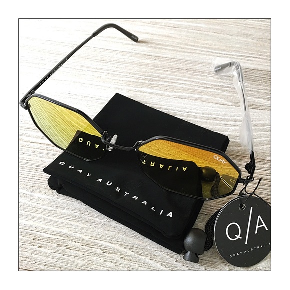Quay Australia “On A Dime” Black/Red Sunglasses - Picture 3 of 6